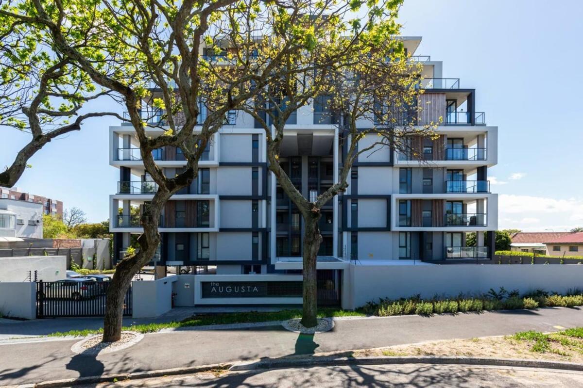 Central Southern Suburbs Leafy Village Neighbourhood 开普敦 外观 照片