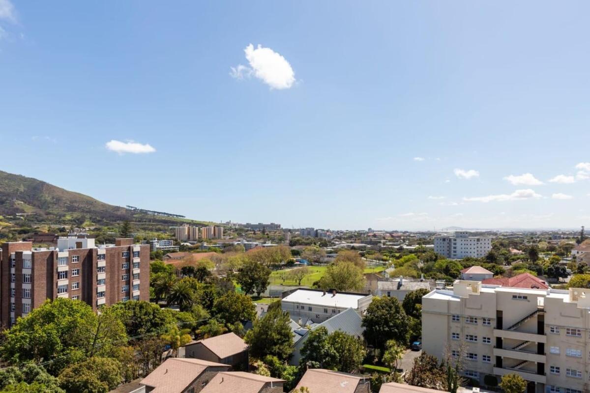 Central Southern Suburbs Leafy Village Neighbourhood 开普敦 外观 照片